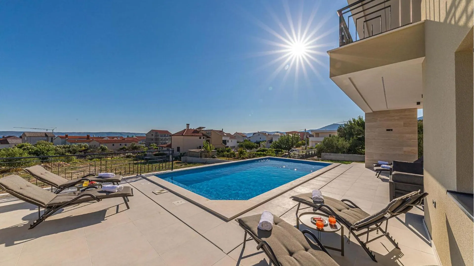 Semesterbostad 6 Bedroom Stunning Home In Kastel Luksic Kaštela Kroatien